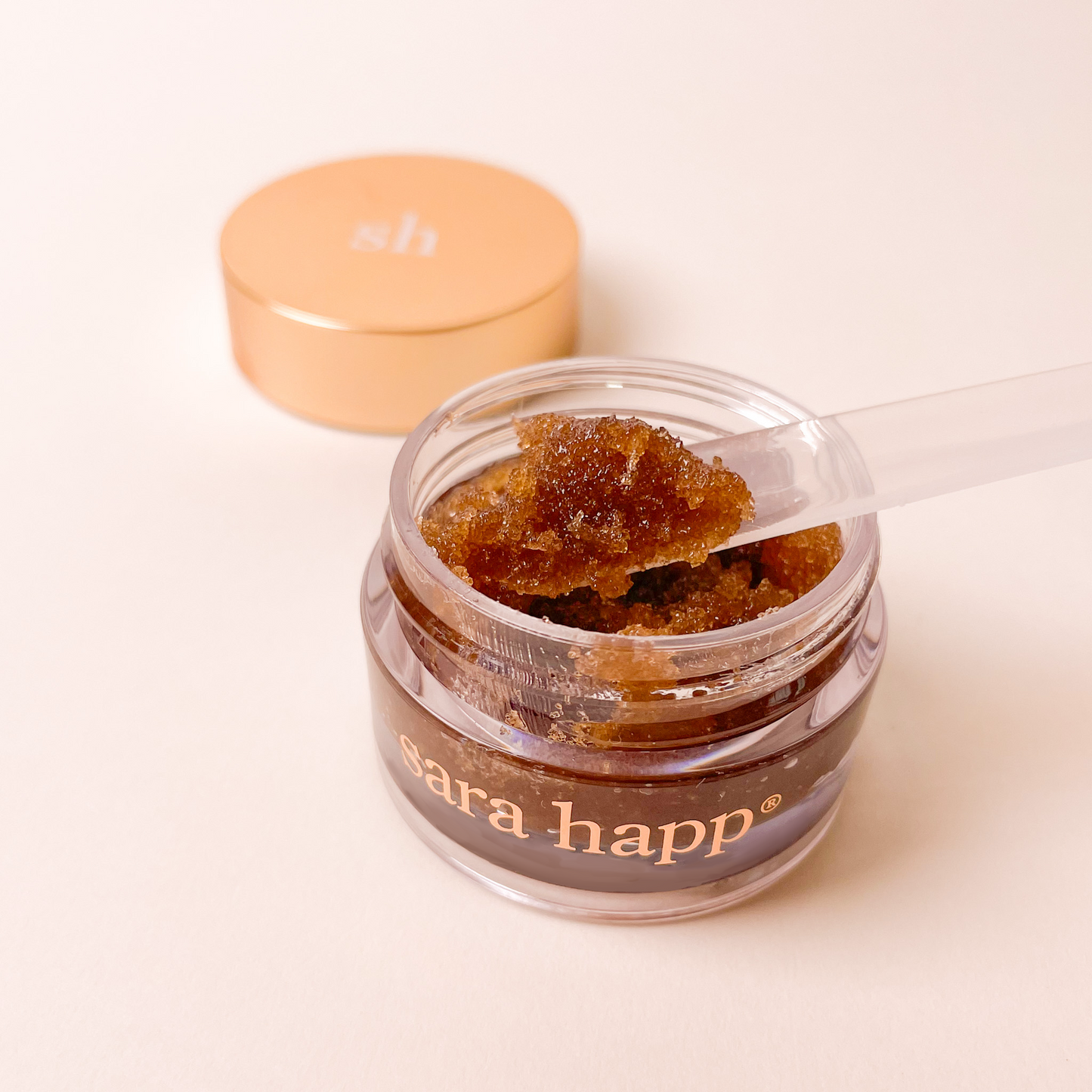 Sara Happ the lip scrub: brown sugar